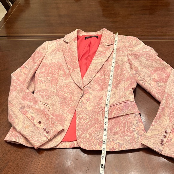 Elie Tahari Pink Paisley Tailored Blazer – Elegant Designer Jacket (Size 4) - Picture 5 of 16